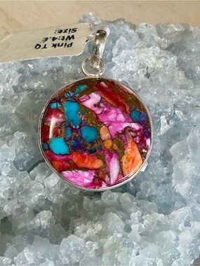 Vibrant Pink Spiny Oyster Turquoise Dahlia Round Pendant - Kingman
